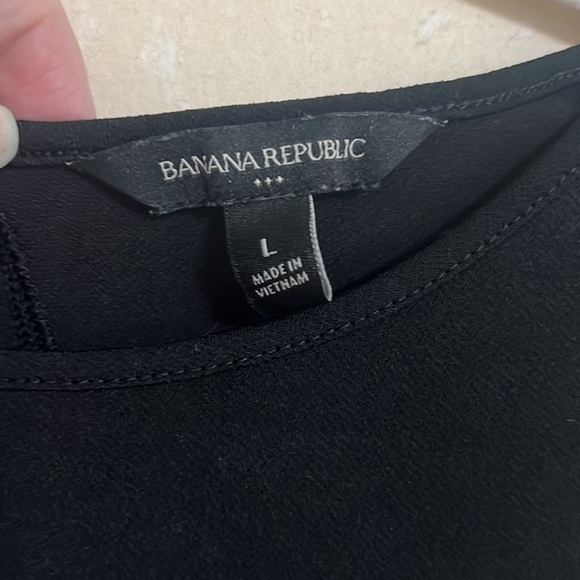 Banana Republic Sleeveless Shirt with sheer hem Size Large - Picture 3 of 5